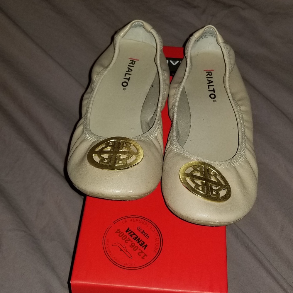 Tan/cream flats